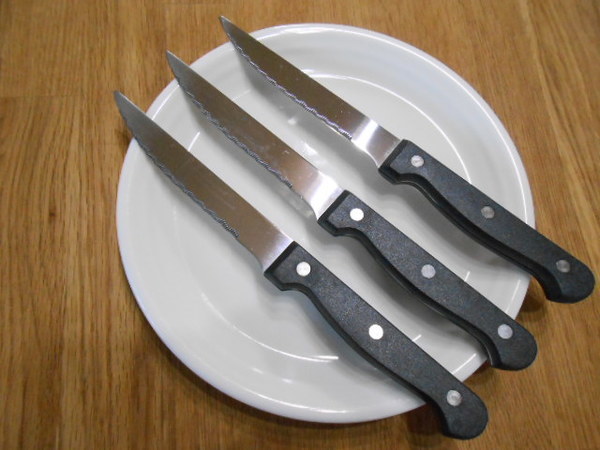 買い替えたステーキナイフの切れ味がスゴイ件 浪費が止まるブログ